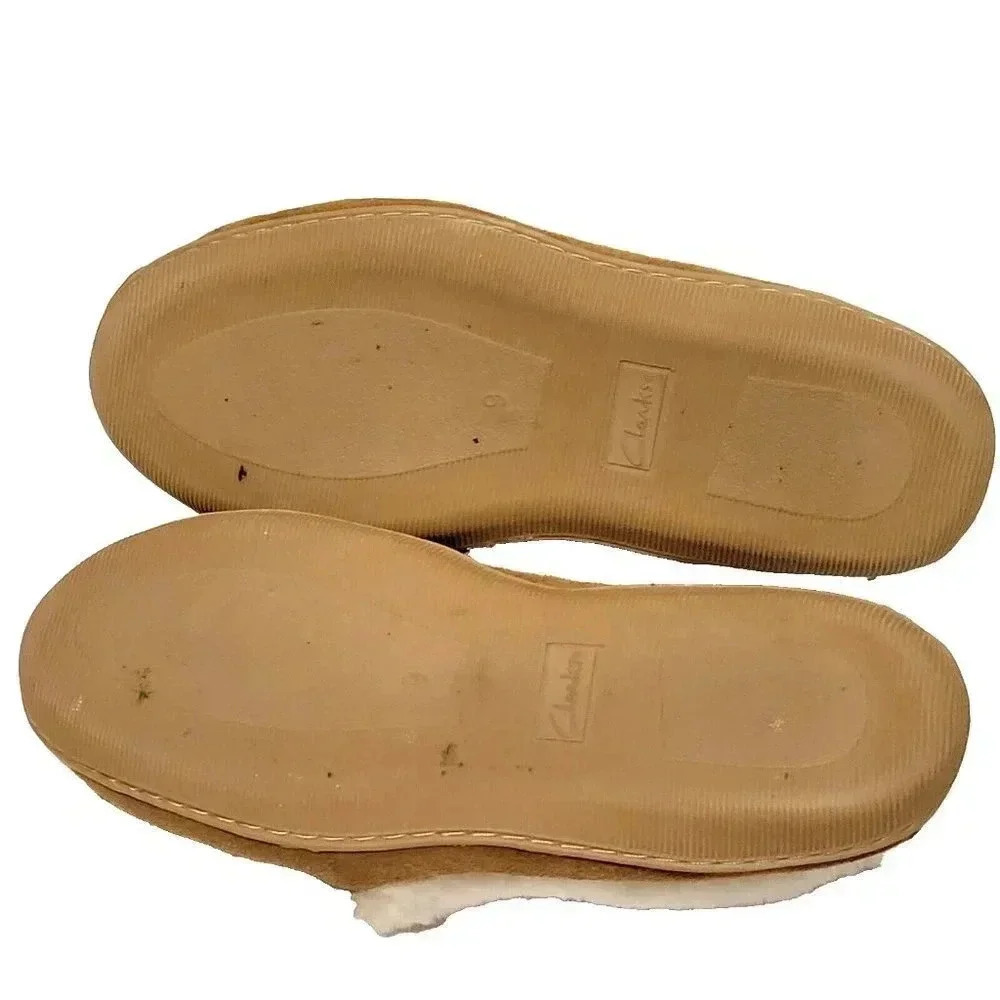 Clarks Moccasin Slippers 9M Women's Tan Suede Leather Faux Fur Indoor Outdoor - Picture 4 of 4